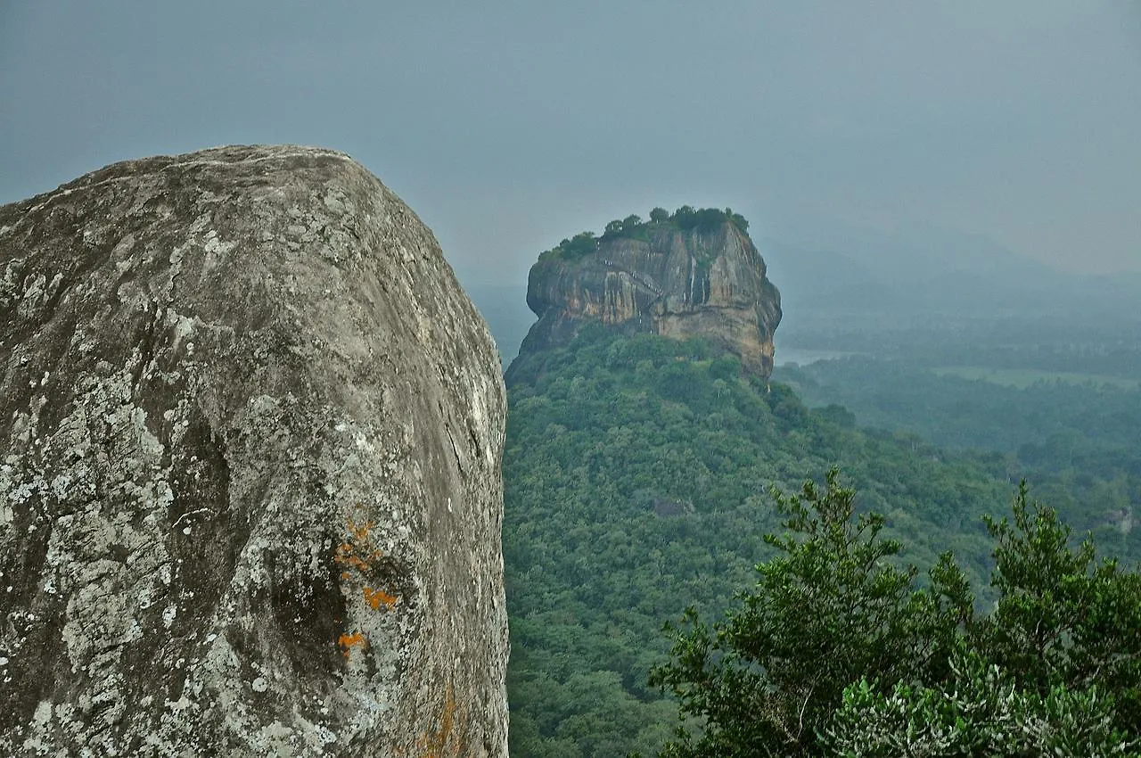 Kumbukgaha Villa Sigiriya Hotel